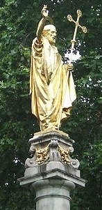 http://en.wikipedia.org/wiki/File:Statue_of_Saint_Paul_-_London_-_20090804.jpg