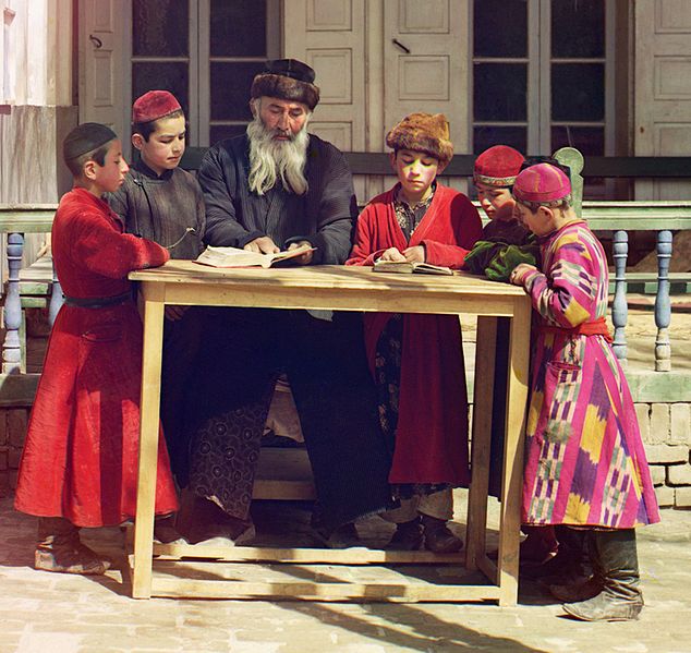 Jewish Children with their Teacher in_Samarkand_cropped wikipedia public domain