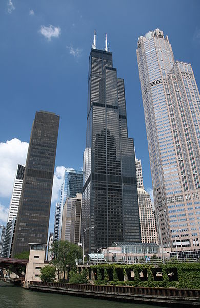 http://commons.wikimedia.org/wiki/File:Chicago_Sears_Tower.jpg
