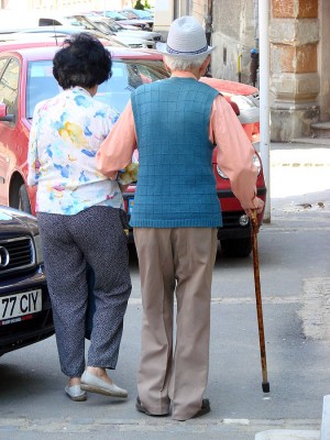 https://commons.wikimedia.org/wiki/File:Elderly_Couple_-_Brasov_-_Romania.jpg