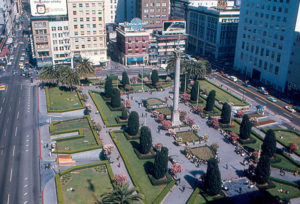 https://commons.wikimedia.org/wiki/File:San_Francisco_-_Union_Square_from_St._Francis_Hotel.jpg