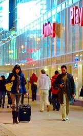 http://commons.wikimedia.org/wiki/File:Shoppers_on_Dundas,_near_Yonge.jpg