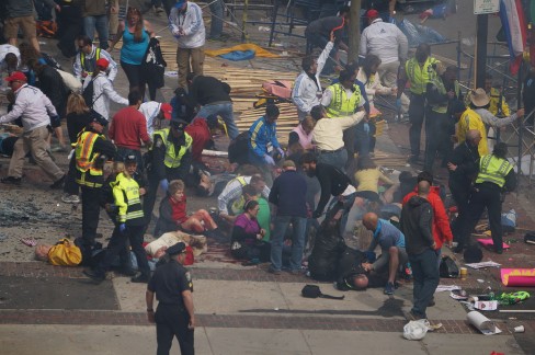 https://commons.wikimedia.org/wiki/File:Boston_Marathon_explosions_(8652877581).jpg