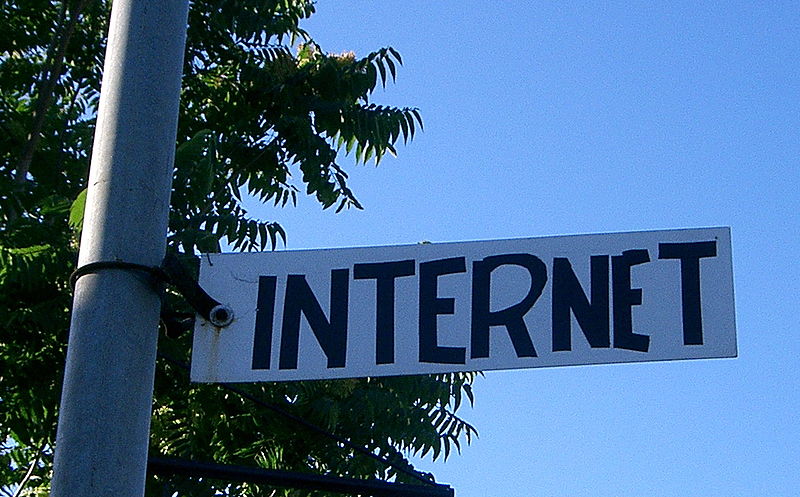 https://commons.wikimedia.org/wiki/File:Internet-Sign.jpg