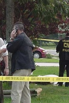 https://commons.wikimedia.org/wiki/File:US_Army_CID_agents_at_crime_scene.jpg