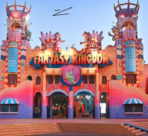 https://commons.wikimedia.org/wiki/File:Fantasy_Kingdom_Front_Gate_Photo.png