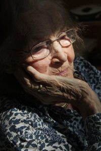 https://commons.wikimedia.org/wiki/File:Old_woman.jpg
