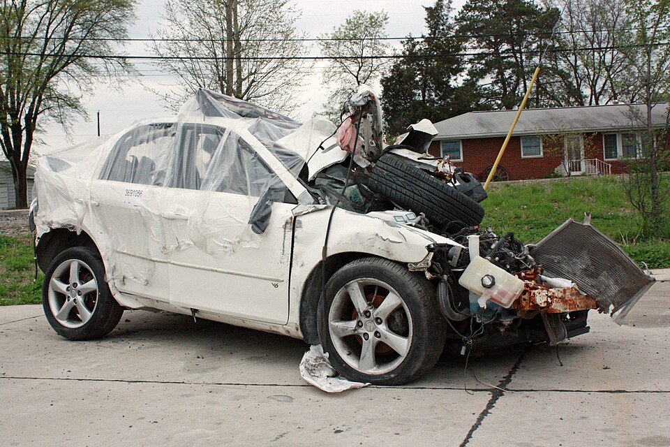 https://commons.wikimedia.org/wiki/File:Mazda_6_Accident.jpg